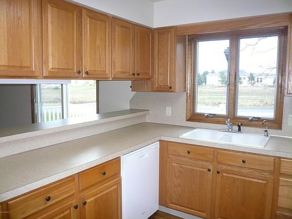 3rd image of 5309 Wade St SE