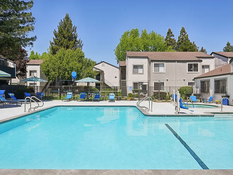 Kentwood Apartments — Photo 56