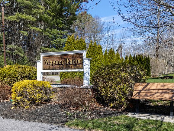 4th image of 32 Wagner Farm Road