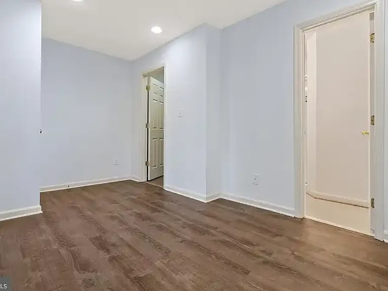 8515 Towne Manor Ct — Photo 17