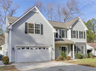 101 Sycamore Ln, Yorktown, VA 23690