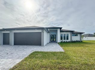 704 SW 26th St, Cape Coral, FL 33914