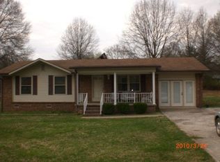 207 Charlie St, Eden, NC 27288