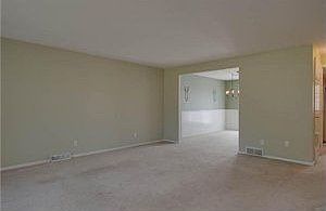 4th image of 55 Carriage Dr APT 2