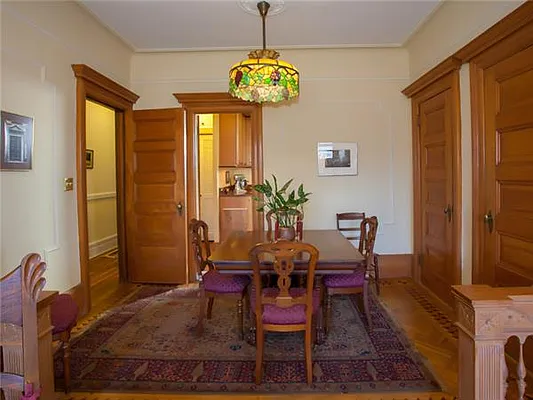 Sold by Avenue Sotheby's International Realty | media 39