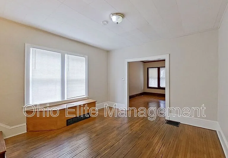 461 Reinhard Ave — Photo 3