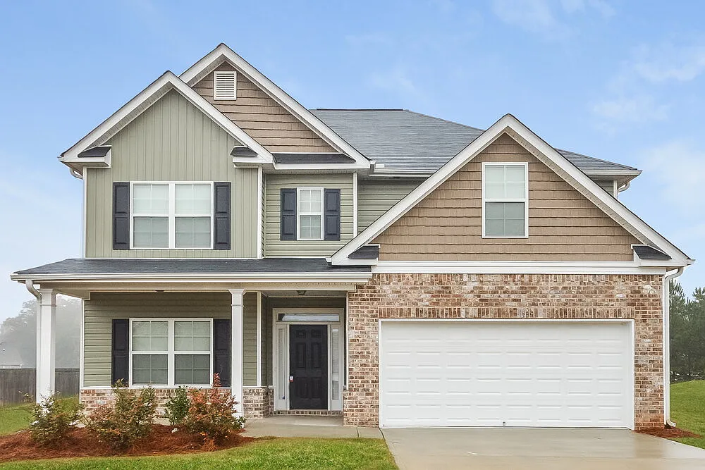 4 bed, 2.5 bath, 2579 sqft, $2,345 — Photo 1