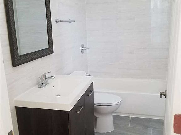 4th image of 10149 123rd St Floor 2