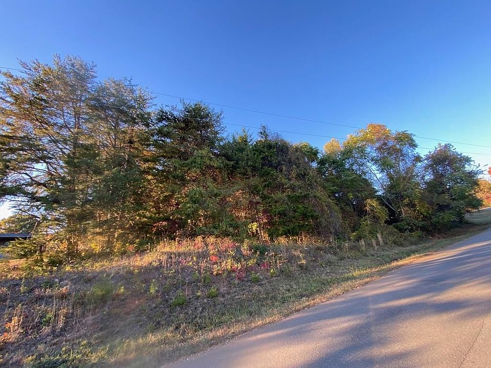 1st image of 717 Malin Dr #3