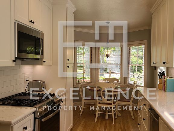 5th image of 1055 Cherry Ave