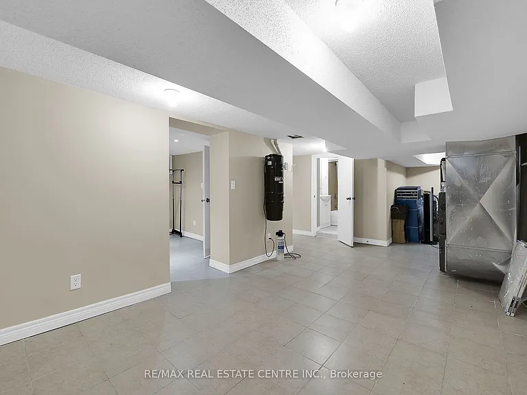 31 Gibson Ave — Photo 34