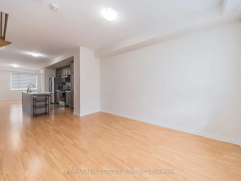 30 Lambert Ln — Photo 6