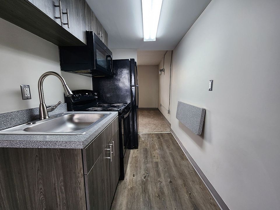 1st image of 21201 Woodward Ave #218