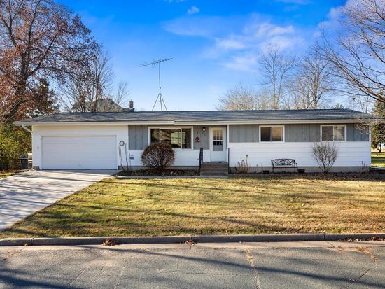 615 S 2nd St, Luck, WI 54853