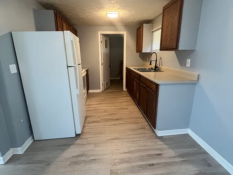 398 N Columbus St — Photo 4