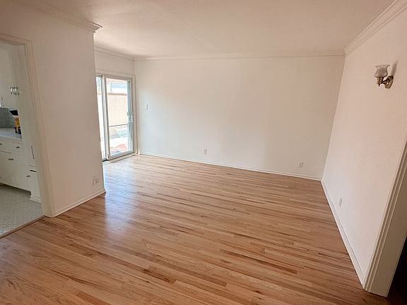 3rd image of 1739 Roosevelt Ave