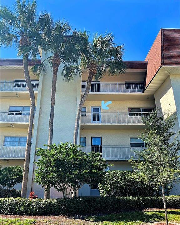 1st image of 209 NE Lincoln Cir N APT 303