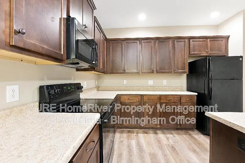 3 bed, 3.0 bath, 1788 sqft, $1,650 — Photo 3