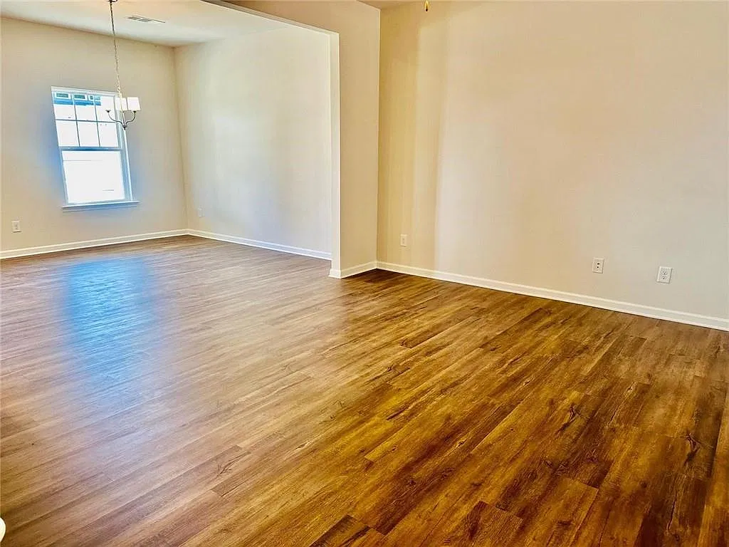 3 bed, 2.5 bath, 1948 sqft, $1,950 — Photo 4