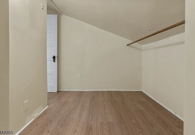 196 Broughton Ave — Photo 19