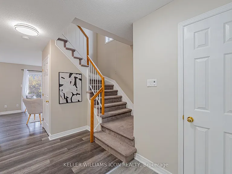 48 Blackdome Cres — Photo 4