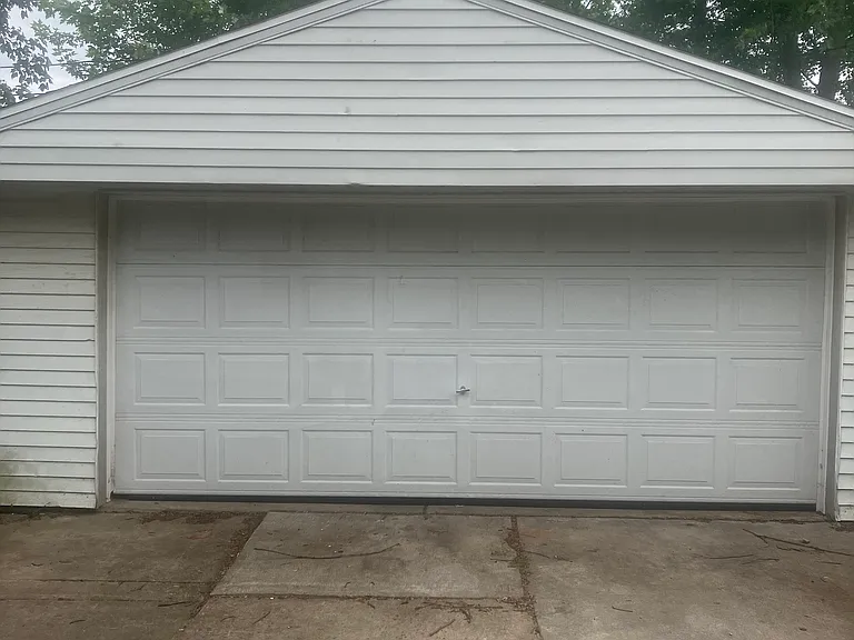 8440 Doncaster Dr — Photo 24