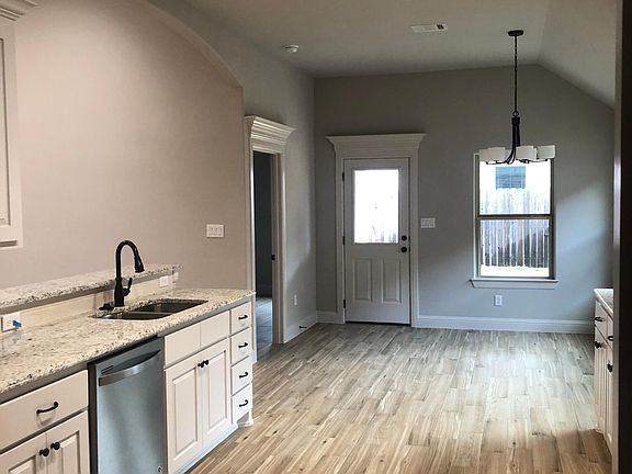 2nd image of 309 Jacinth Ln