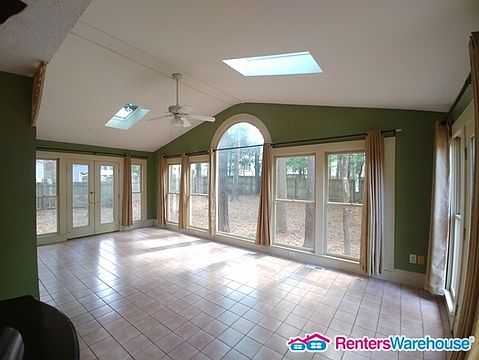 5th image of 891 Providence Dr