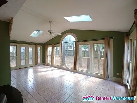 891 Providence Dr — Photo 5