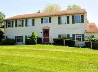 6 Rees Dr, Willow Street, PA 17584