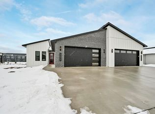 332 Aldon Cir, Green Bay, WI 54304
