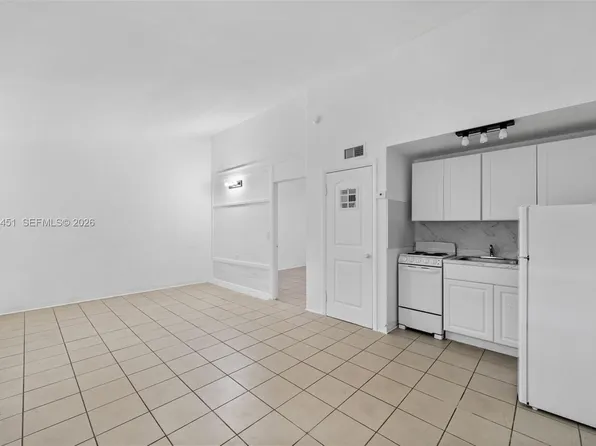 840 SW 7th St #850, Miami, FL 33130