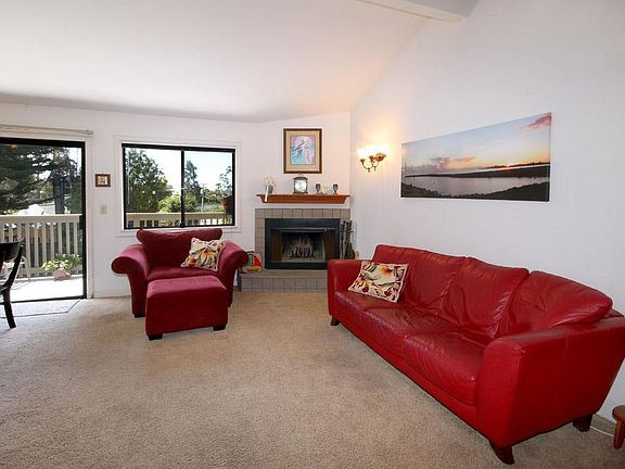 3rd image of 2441 Oriole Ln