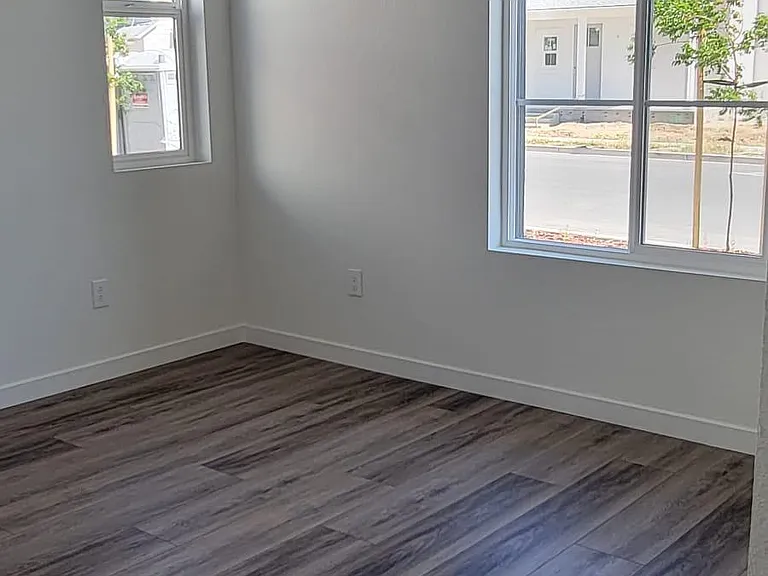 325 Navigators Pl — Photo 10