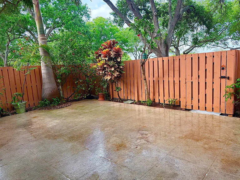 205 Charter Way — Photo 21