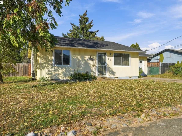 837 SE Vine Maple Dr, Myrtle Creek, OR 97457