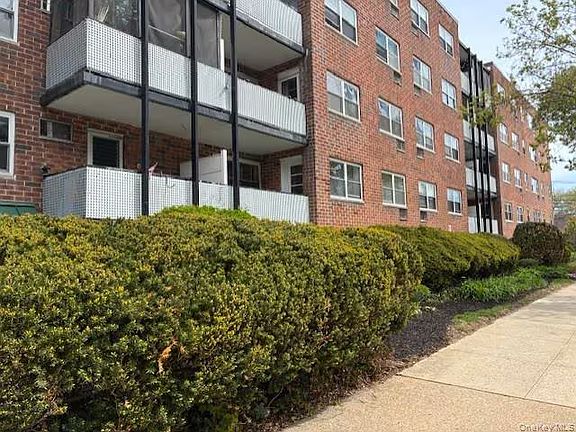 2nd image of 100 Lincoln Ave