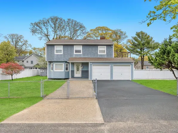25 Gould Road, Centereach, NY 11720