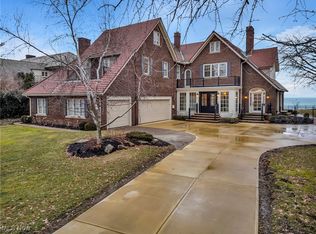 17810 Lake Rd, Lakewood, OH