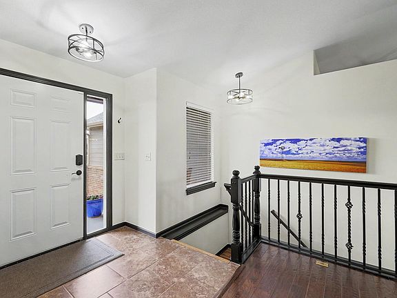 3rd image of 2618 N Woodridge St