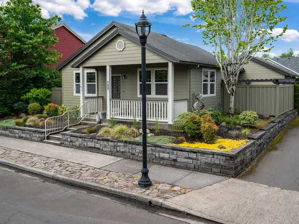 723 NE Pacific Dr, Fairview, OR 97024