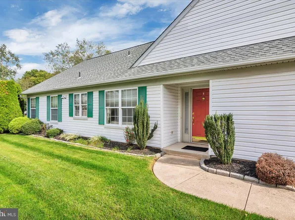 3 Glenview Ct, Gibbsboro, NJ 08026