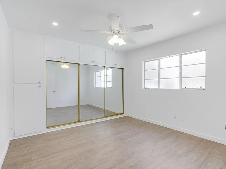 323 E Chestnut St #7 — Photo 8