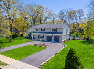 36 Raleigh Ct, Eatontown, NJ 07724