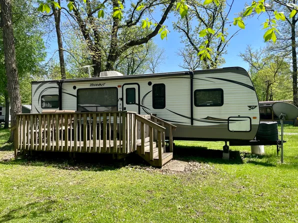 5-84 Woodhaven Lakes, Sublette, IL 61367