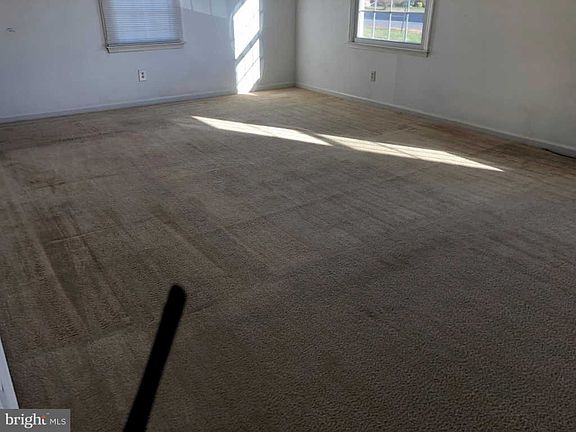 4th image of 1719 Meadow Dr