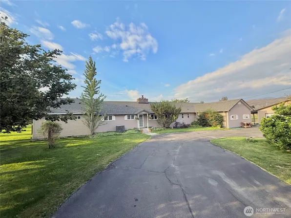 28 Dixon Road, Omak, WA 98841