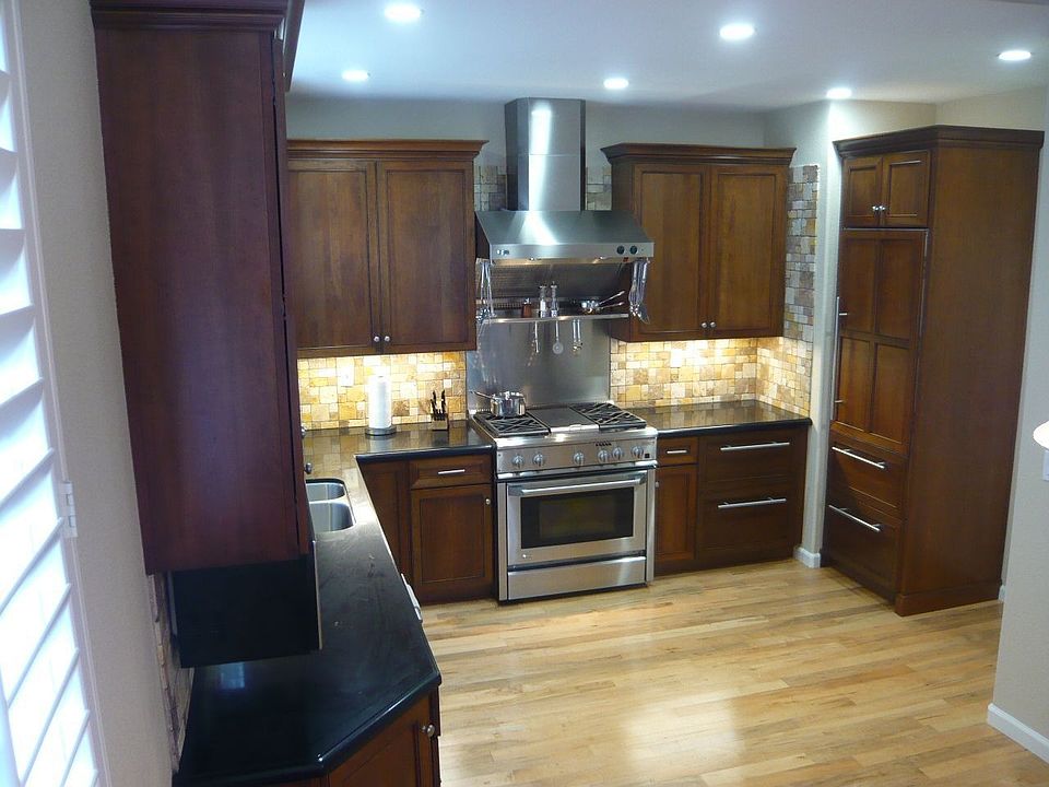2nd image of 415 Windfield Ln