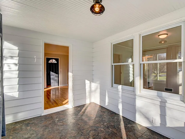 6032 William St — Photo 10