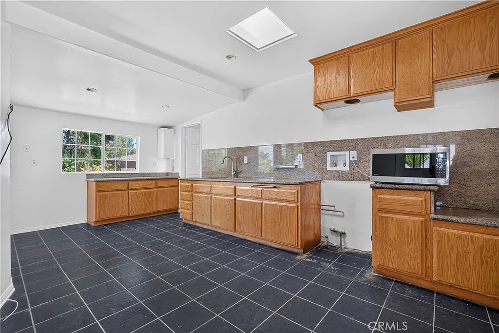 1 bed, 400 sqft, $1,950 — Photo 3